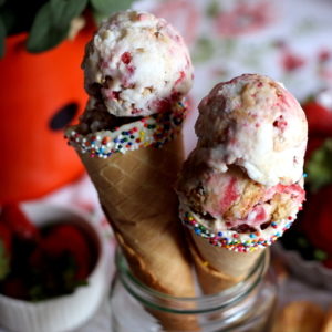 STRAWBERRY CHEESECAKE ICE-CREAM