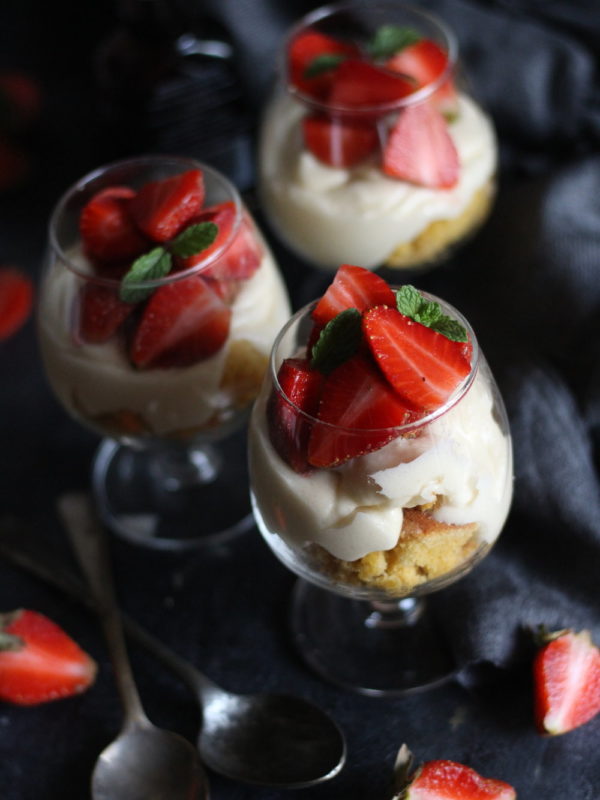 lemon and cream trifles