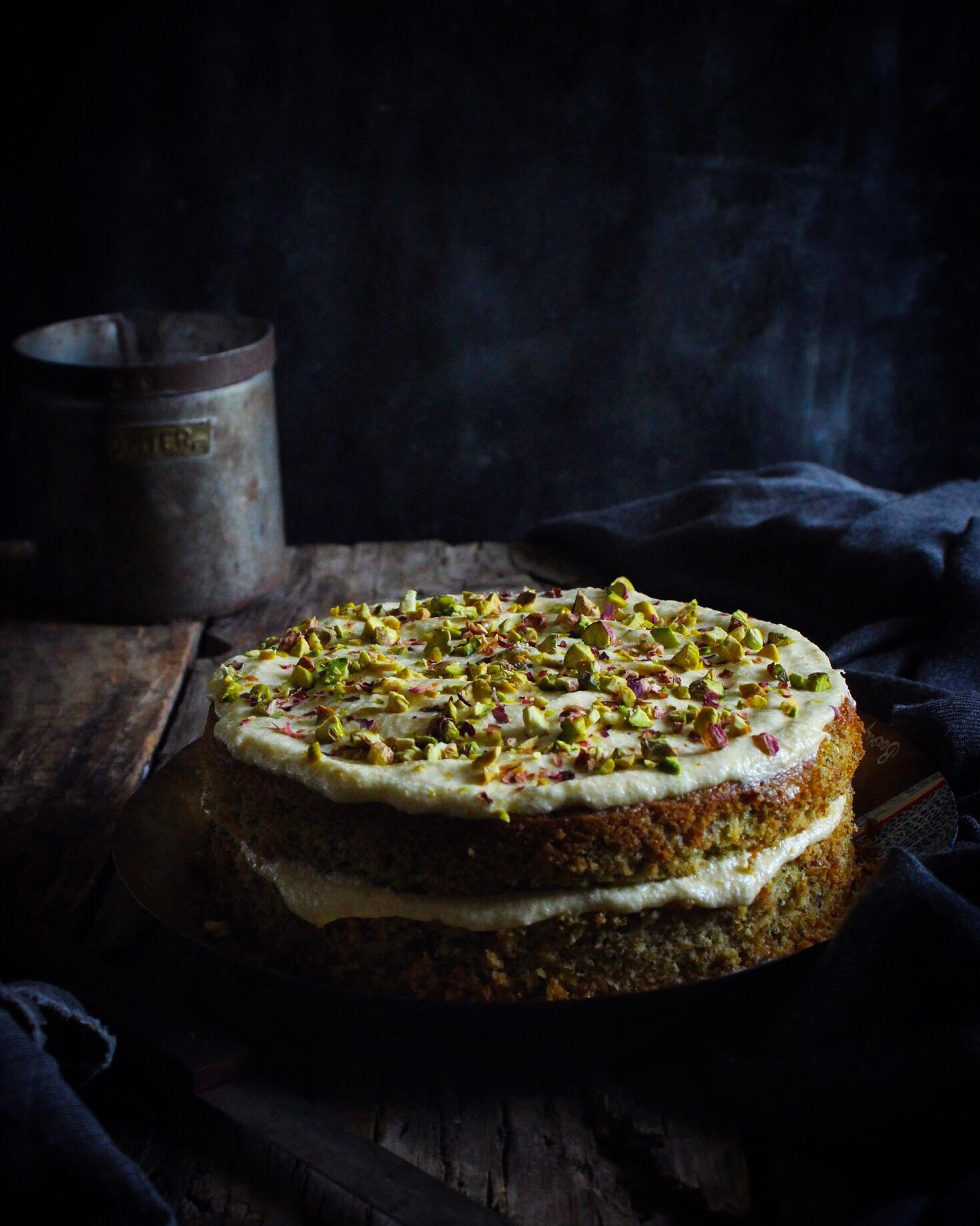 Rhubarb, orange, pistachio and cardamom cake recipe / Riverford