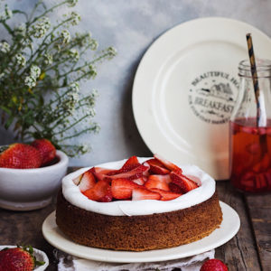 STRAWBERRY CREAM CAKE