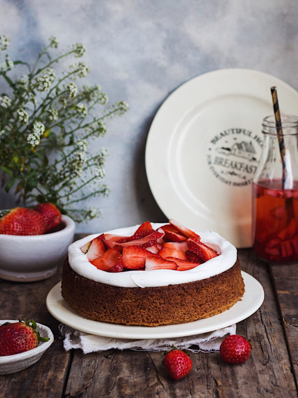 strawberry cream cake styling