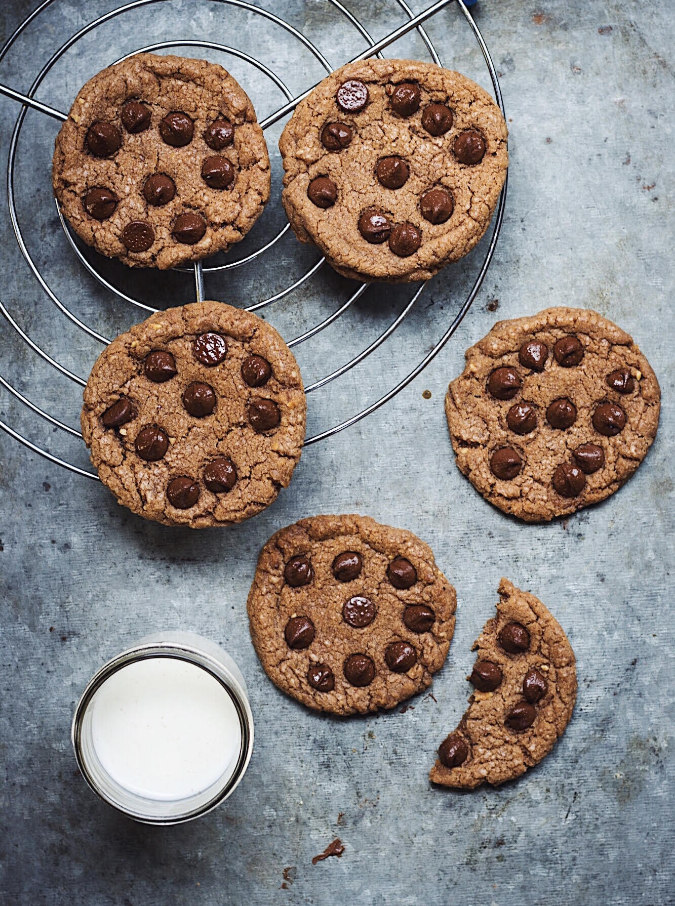 EGGLESS NUTELLA COOKIES - Bake with Shivesh