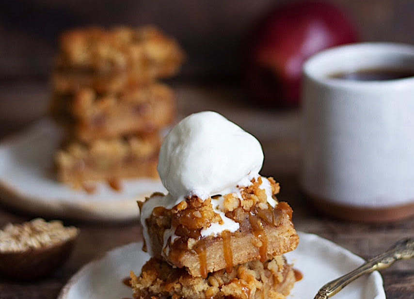 OAT APPLE CRUMBLE BARS