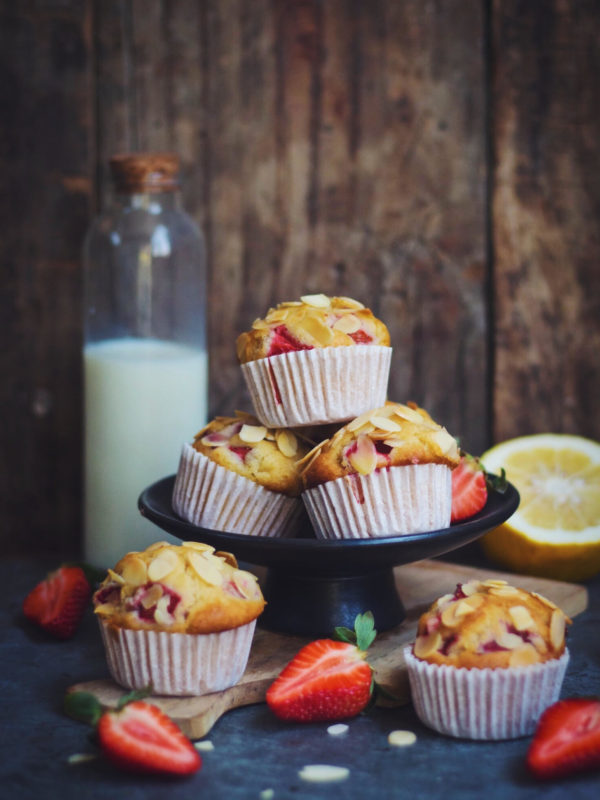 almond strawberry muffins