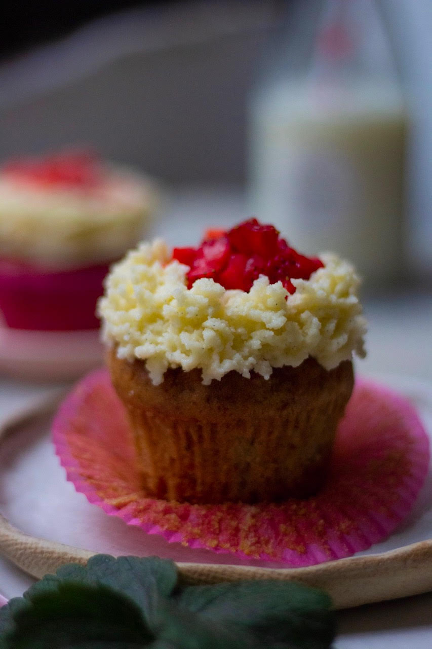 eggless strawberry cupcakes