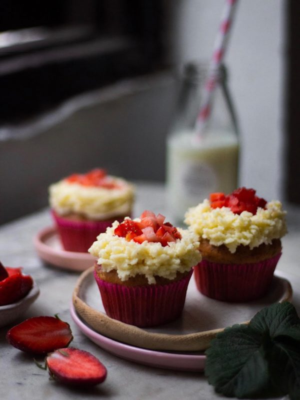 eggless strawberry cupcakes