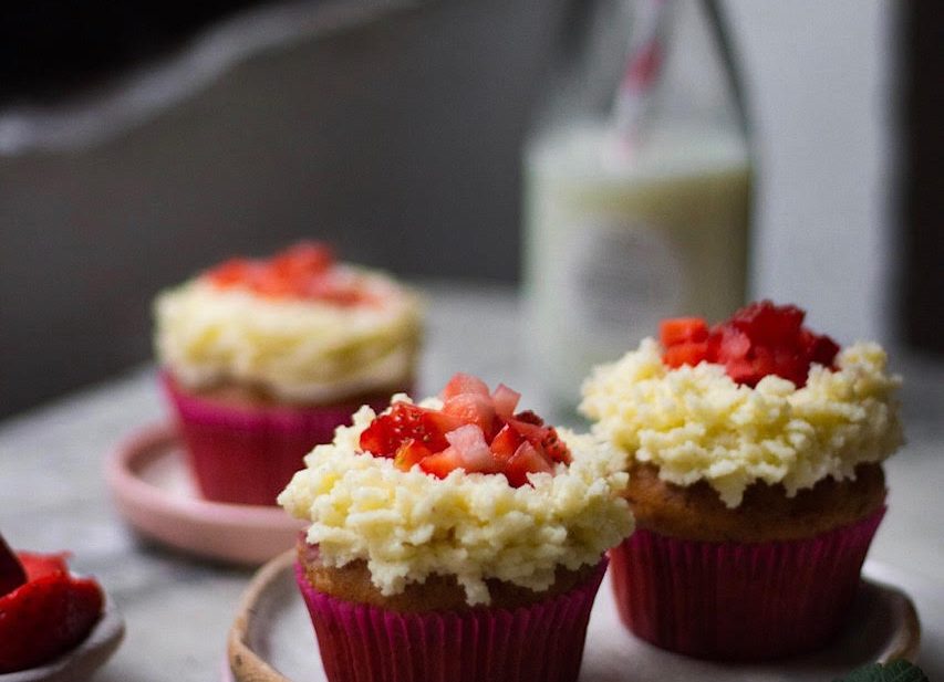 eggless strawberry cupcakes
