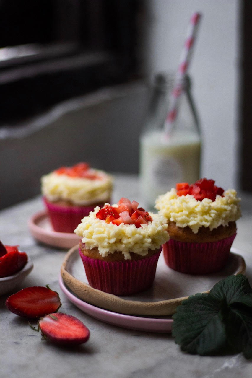 eggless strawberry cupcakes