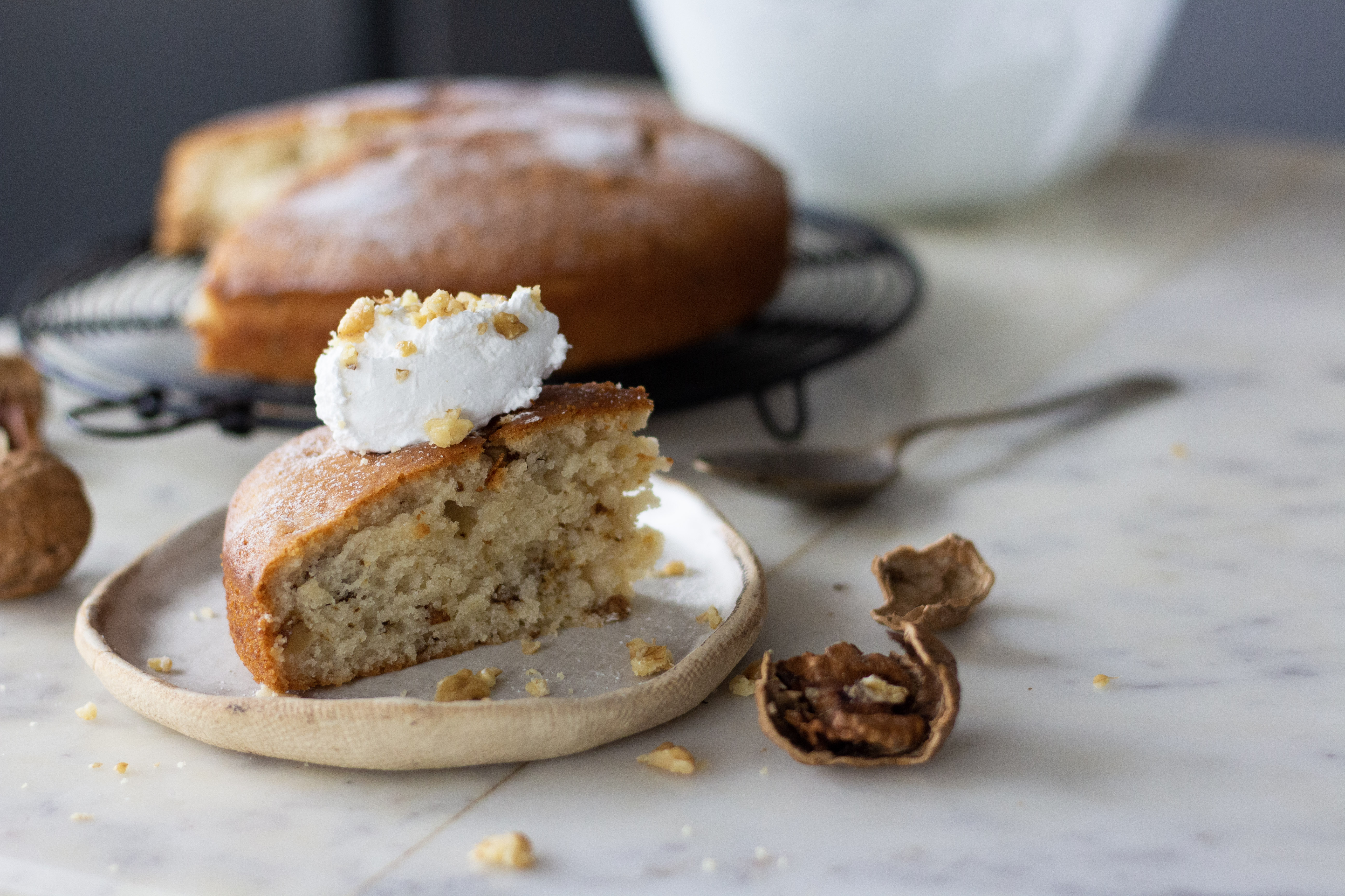 Spongy Eggless Vanilla Cake Recipe | Easy Vanilla Cake Recipe
