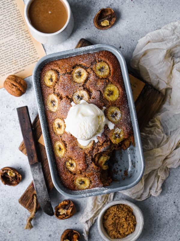 banana cake with brown butter