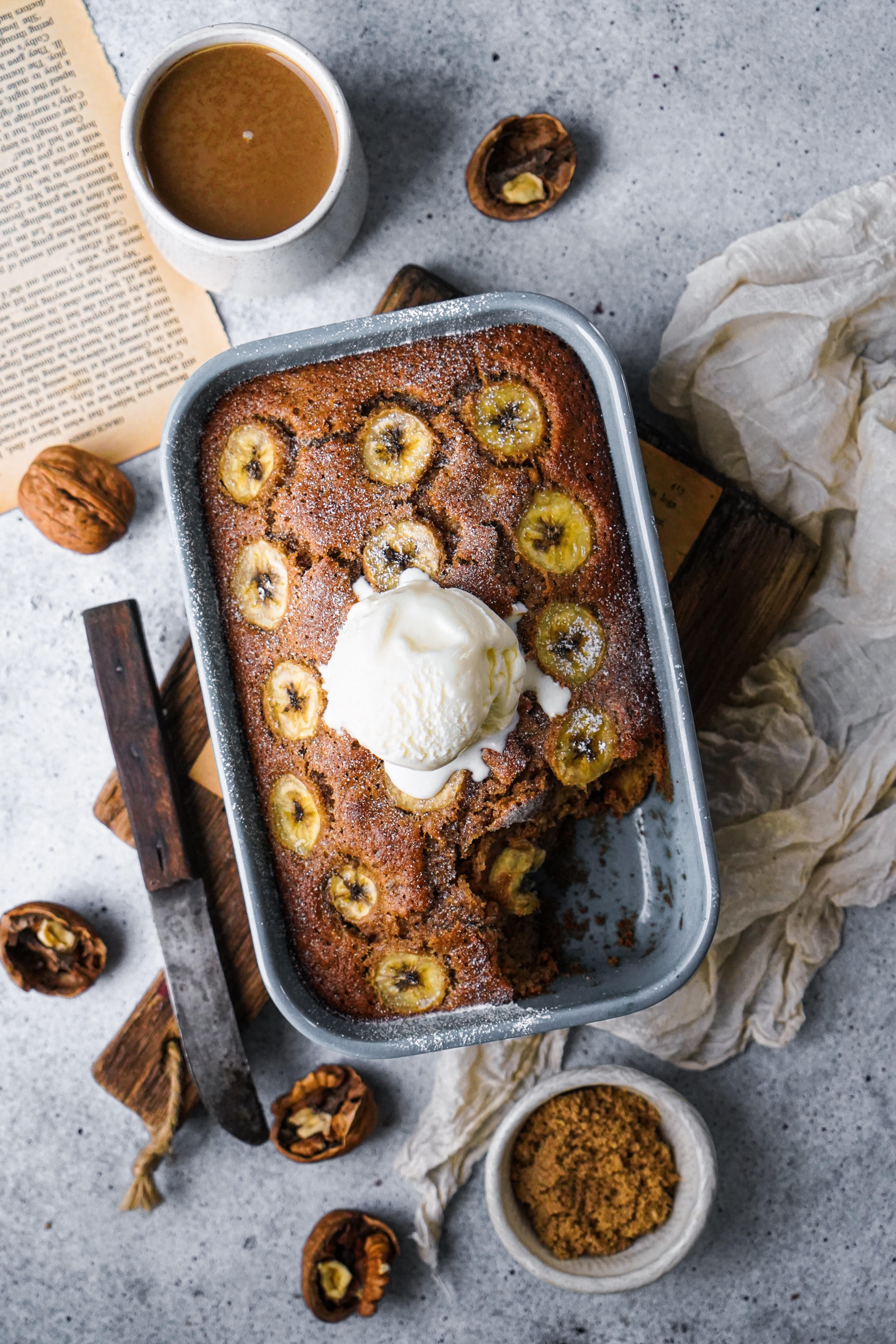 banana cake with brown butter
