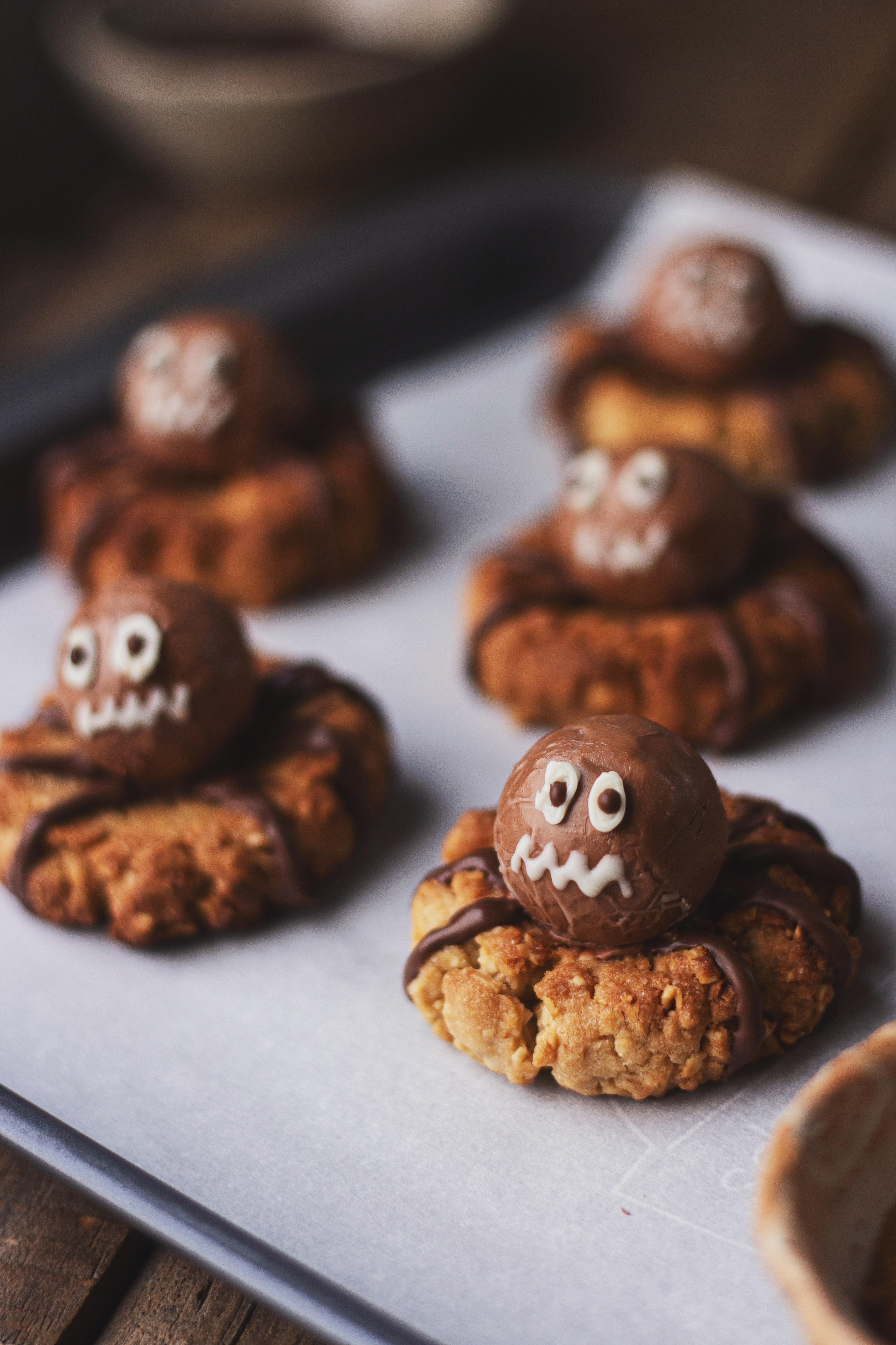 SPIDER COOKIES - Bake with Shivesh