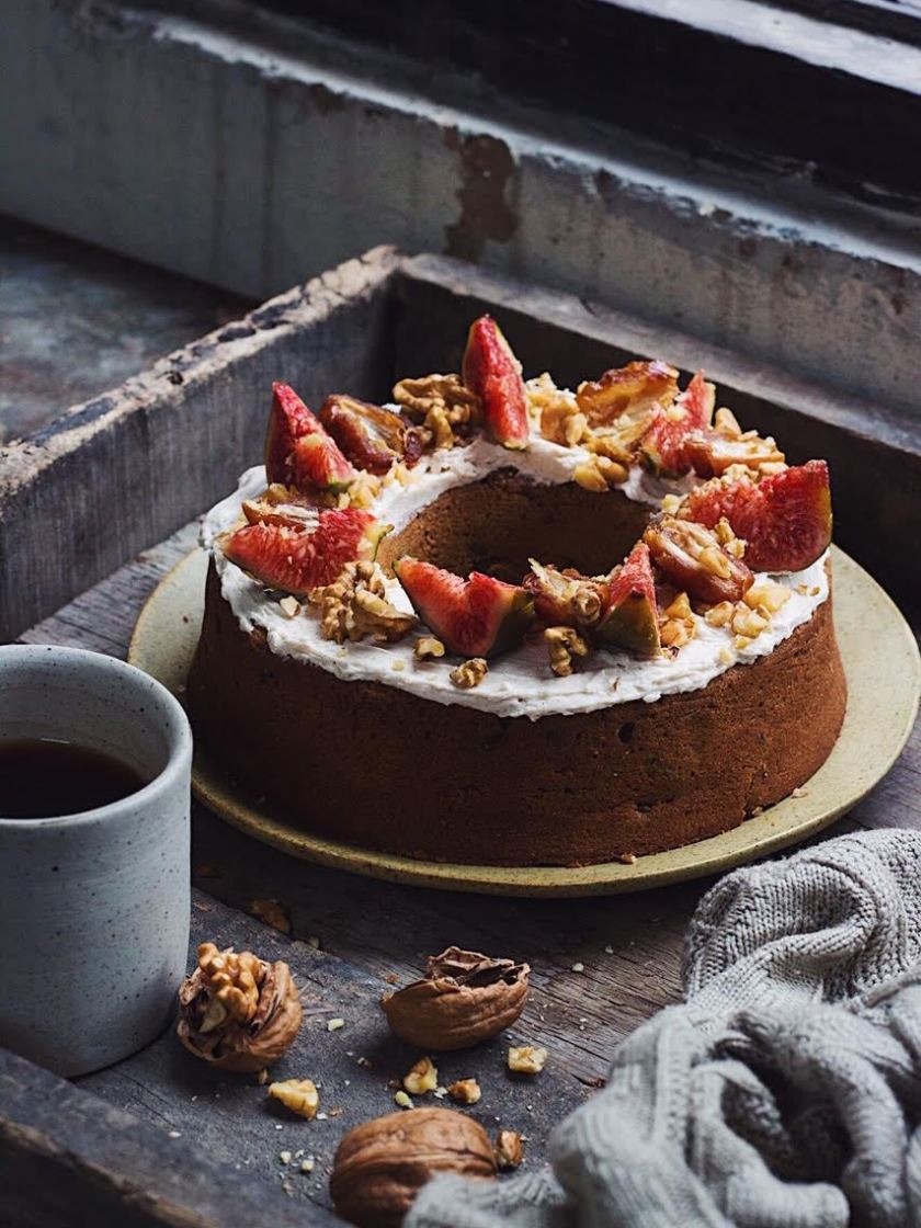 date and walnut cake