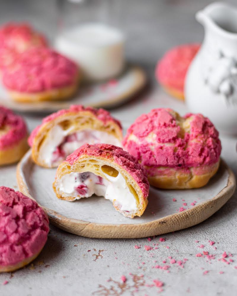 Strawberry choux