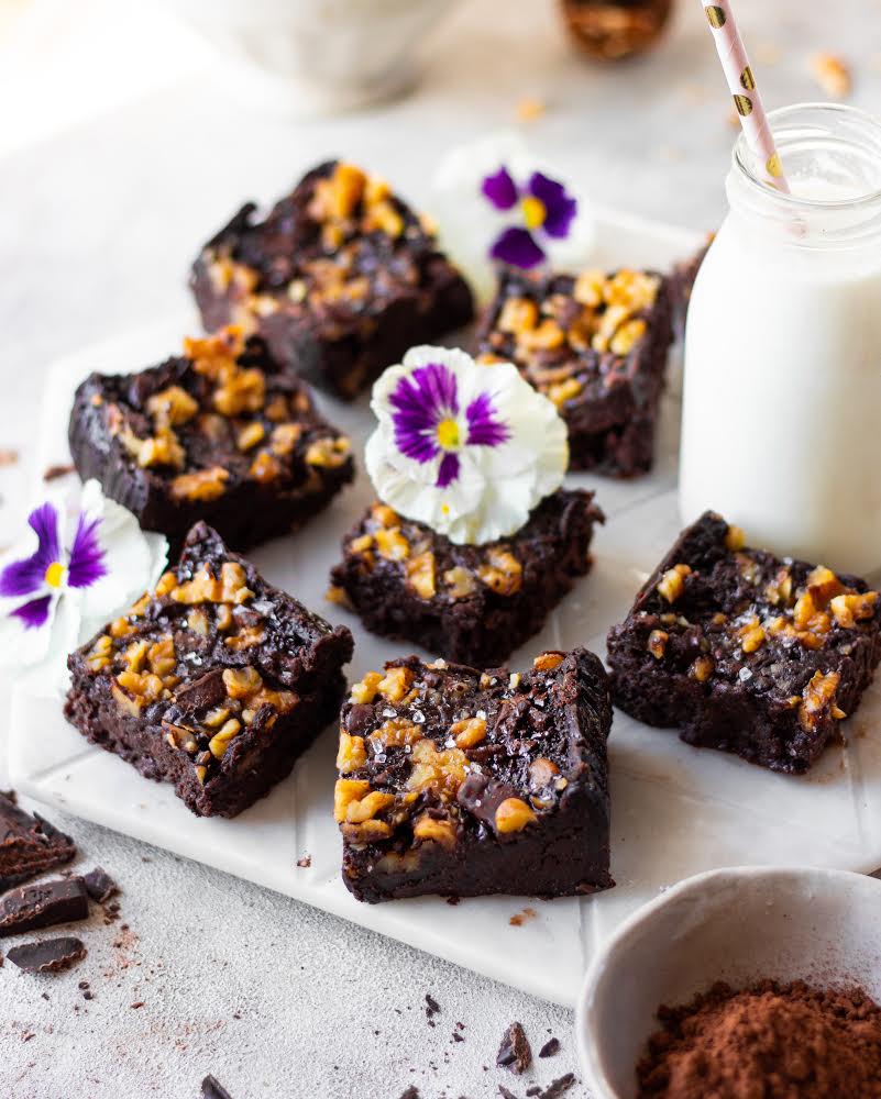 CHOCOLATE BROWNIES IN A COOKER - Bake with Shivesh