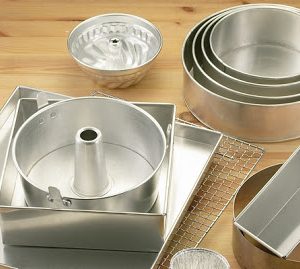 Baking 101: Cake tins and baking pans