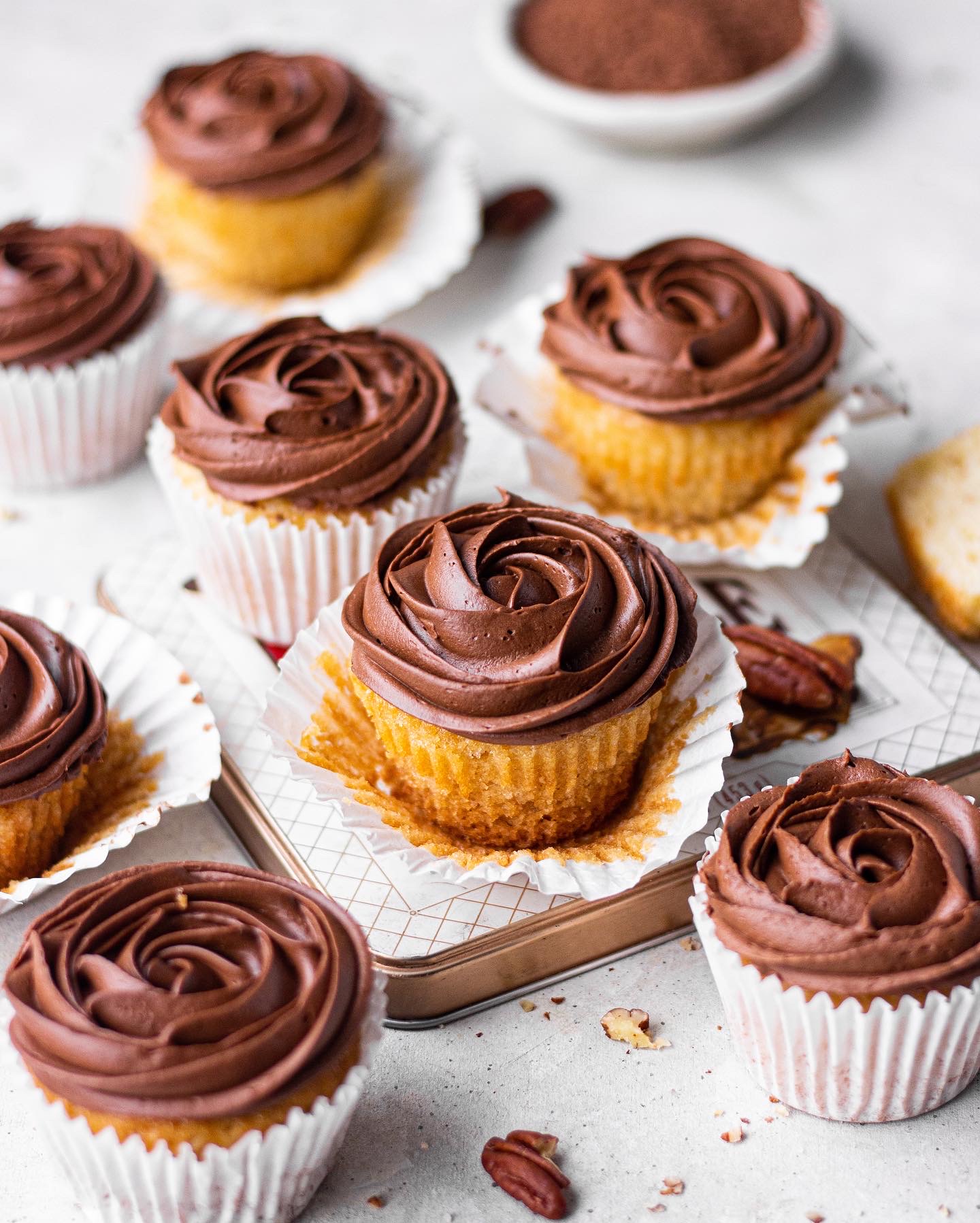 vanilla cupcakes