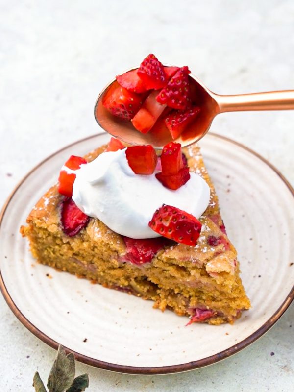 whole wheat ghee strawberry cake