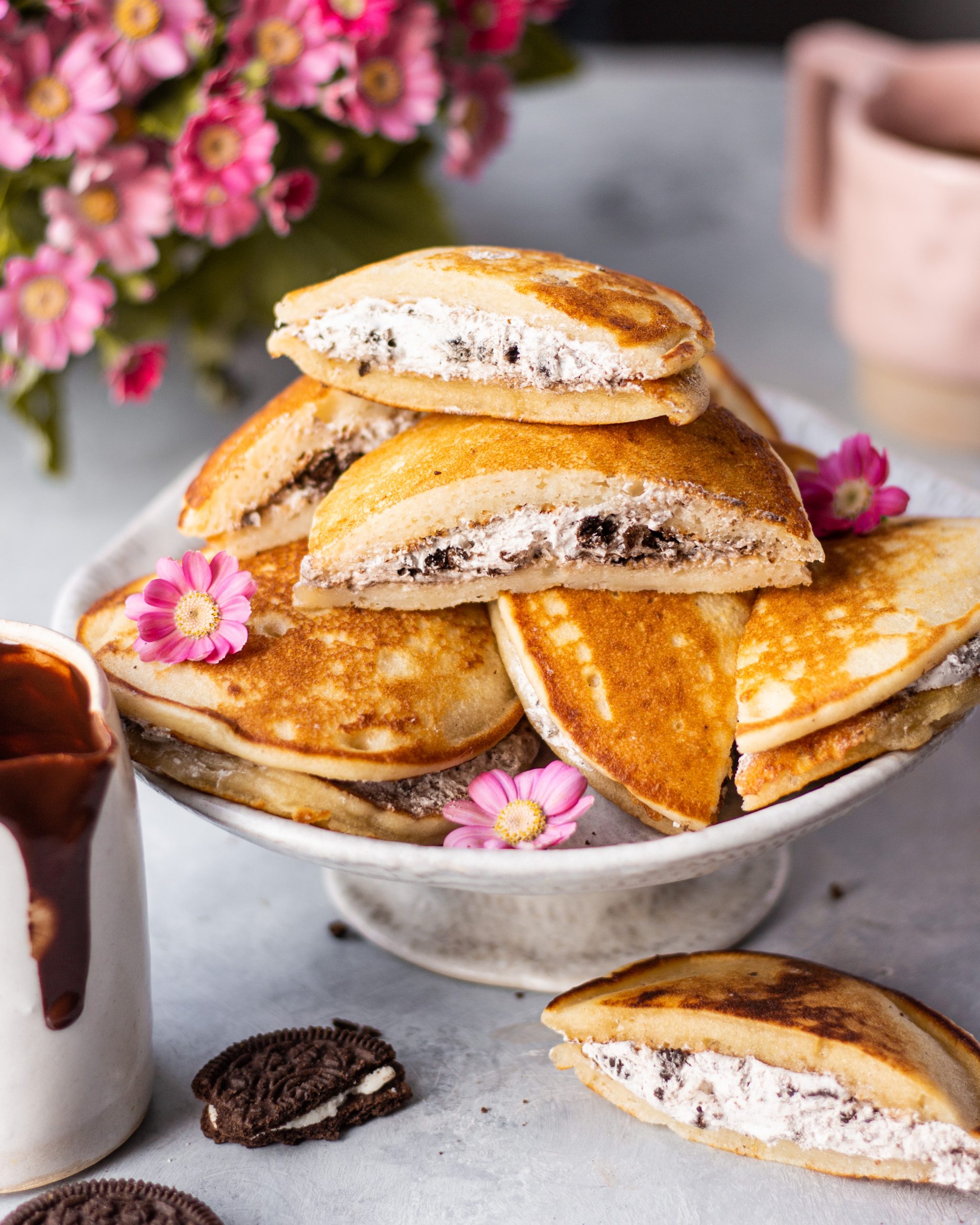 4 Ingredients: Oreos Dora Cake or Dorayaki Recipe by Anamika Banerjee -  Cookpad