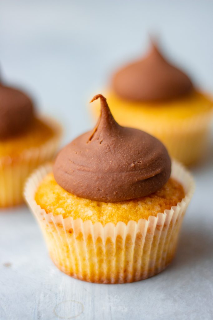 easy chocolate frosting no equipment required! Bake with Shivesh