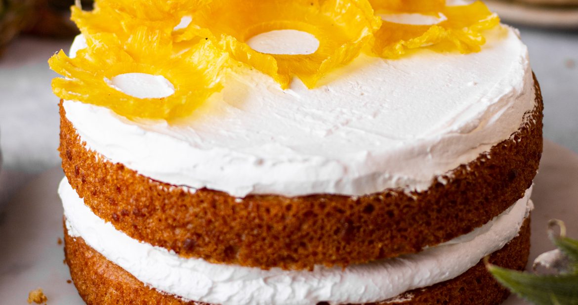 crumb coat a cake