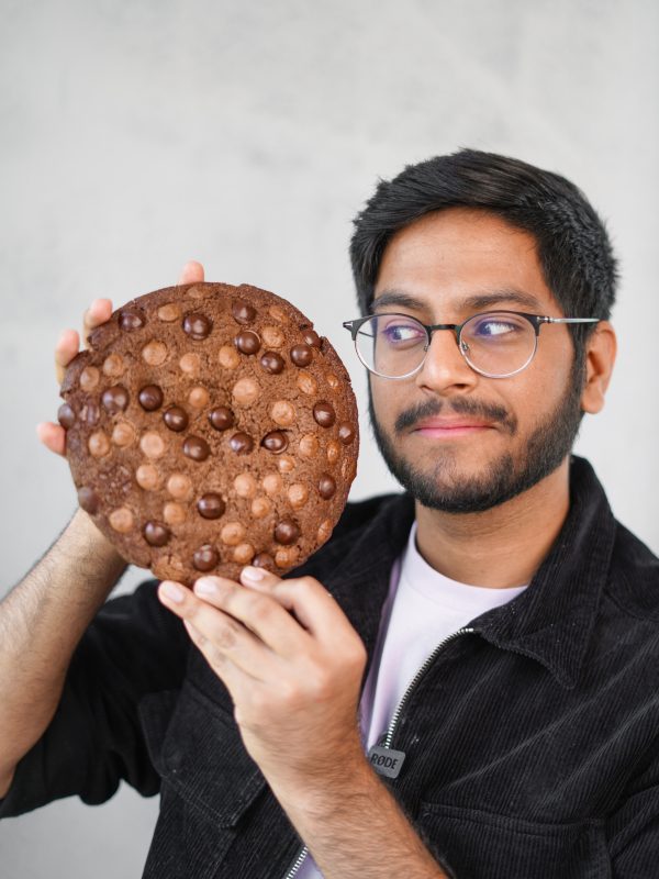 giant chocolate chip cookie