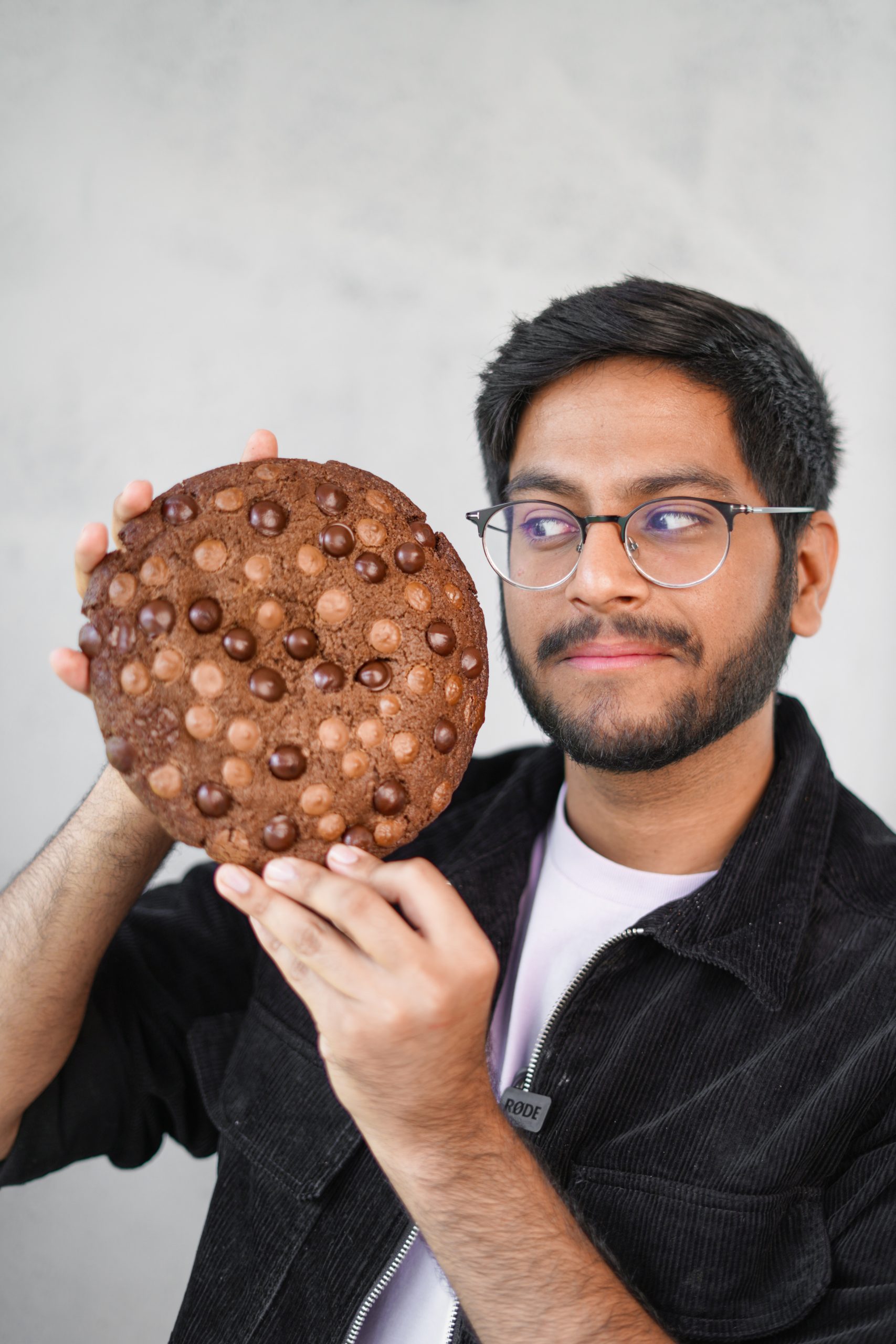 giant chocolate chip cookie