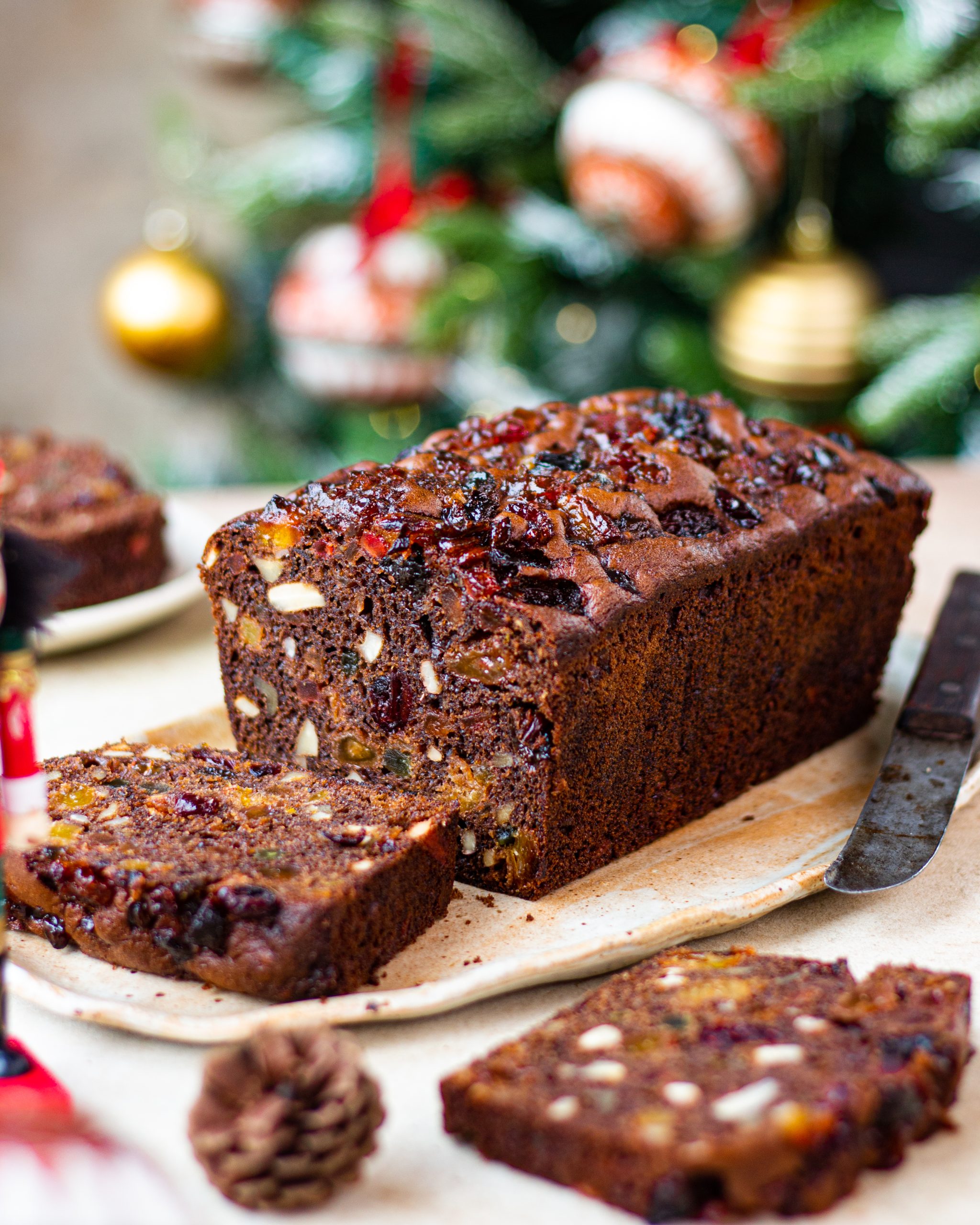 Christmas Chocolate Cake with Cranberries - Vikalinka