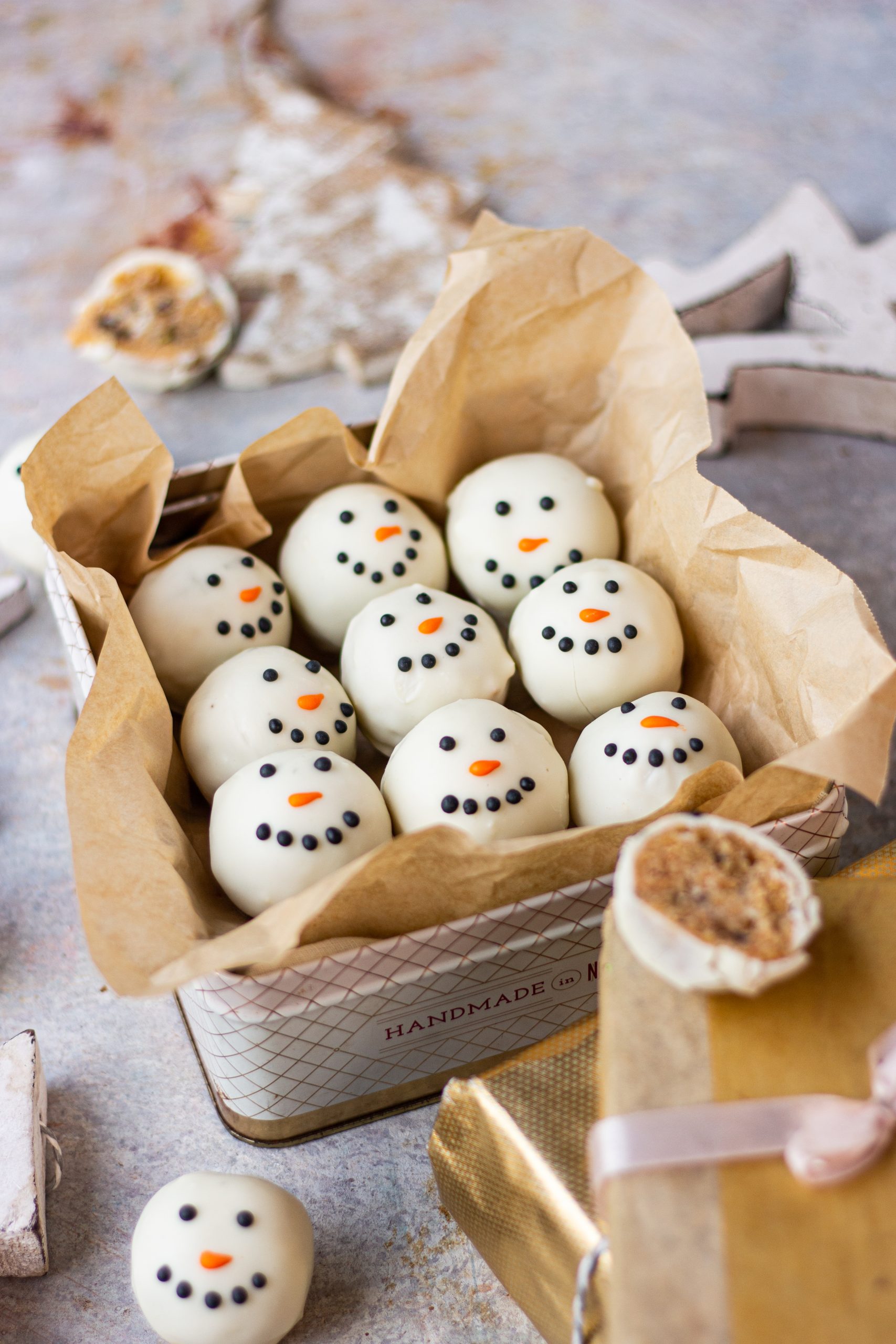 eggless carrot cake pops