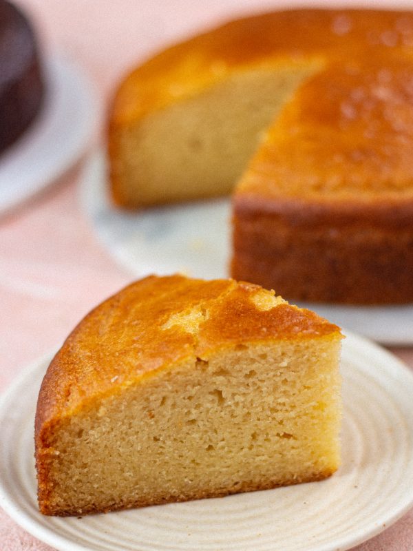 Eggless Vanilla cake and Chocolate cake