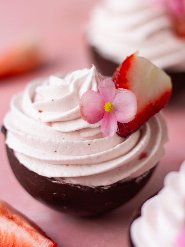 strawberry chocolate mousse cups