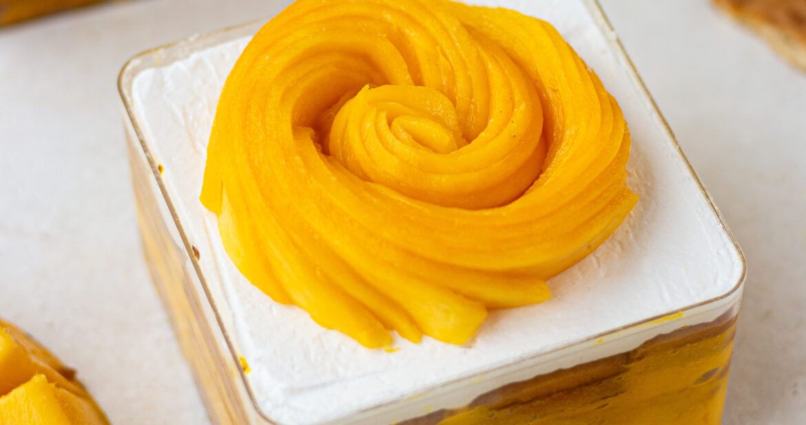 eggless mango biscuit pudding