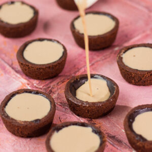 Eggless chocolate cookie cups with cold coffee