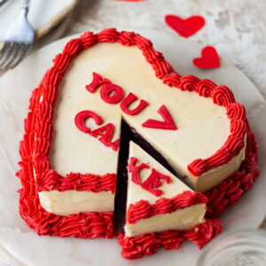 SMALL SERVE RED VELVET CAKE