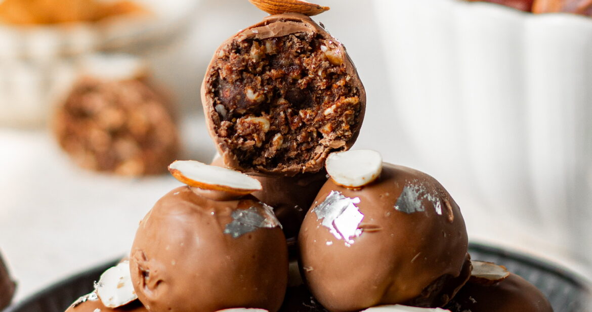 Dates & dry fruits laddoo