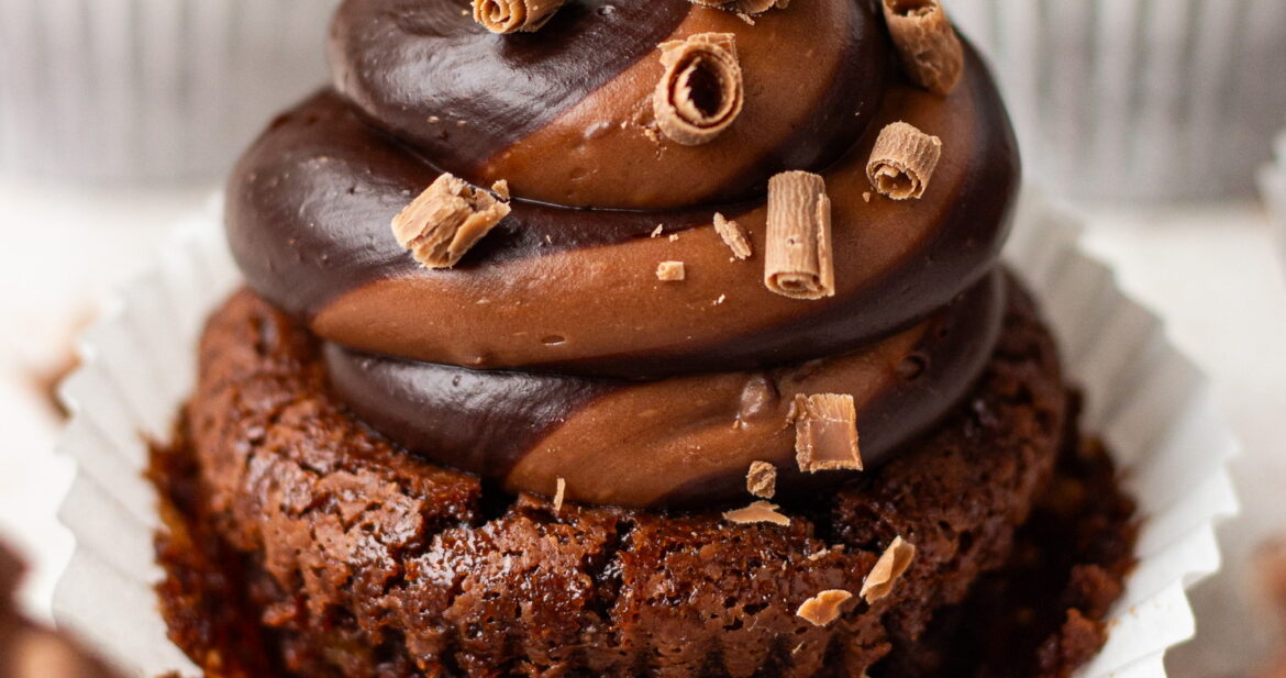 Eggless chocolate cupcakes