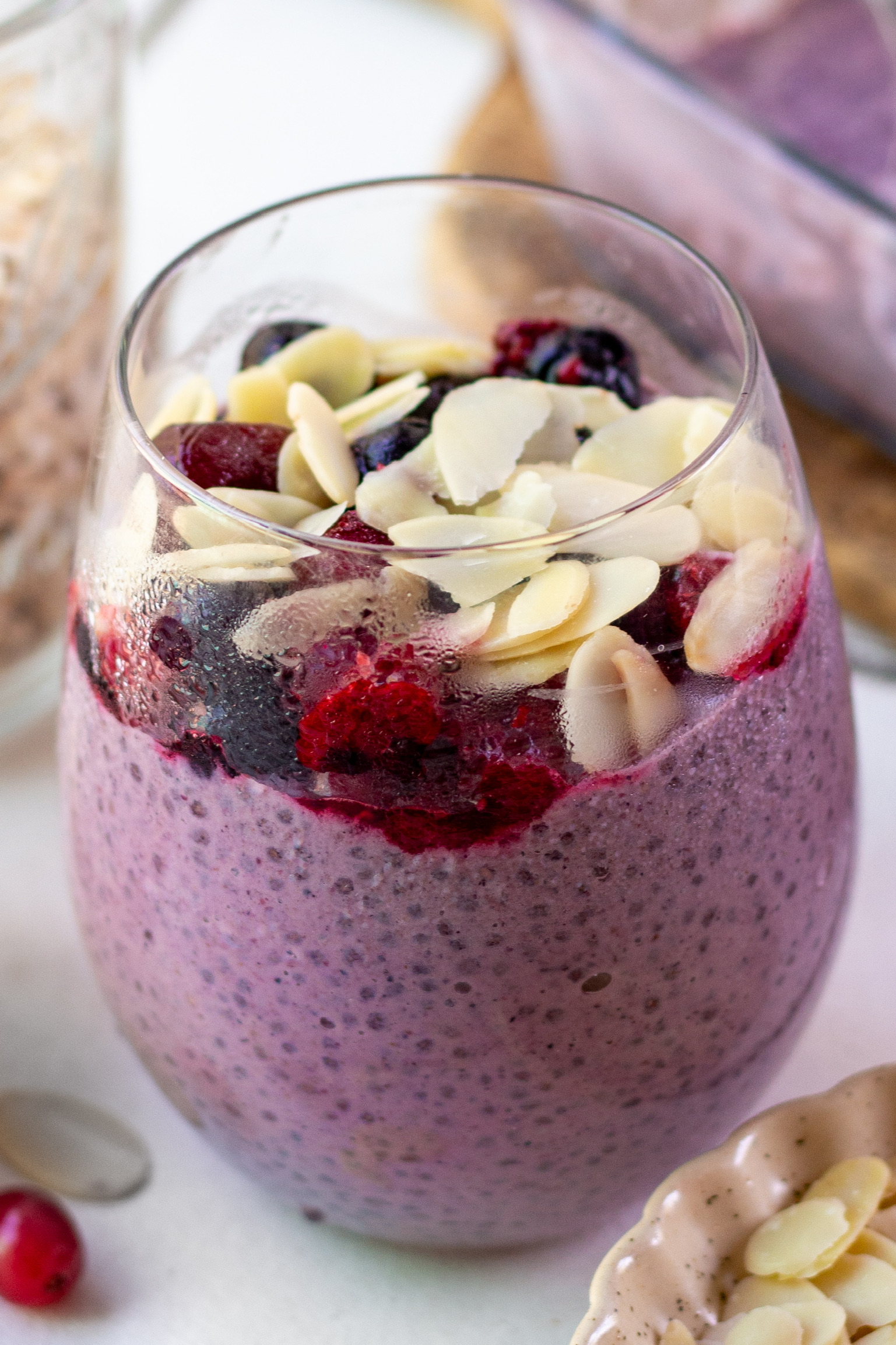 Berry smoothie chia pudding