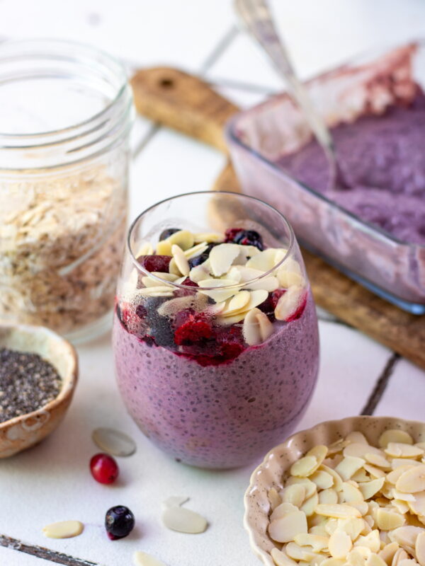 Berry smoothie chia pudding