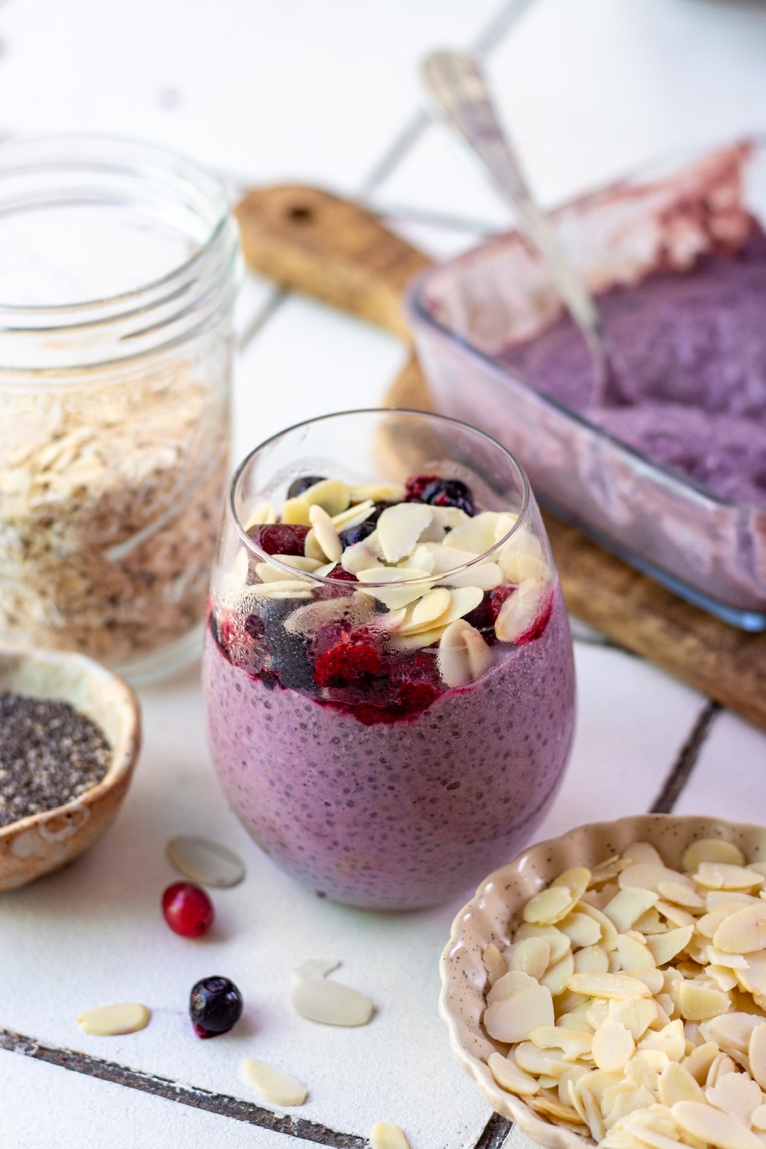 Berry smoothie chia pudding