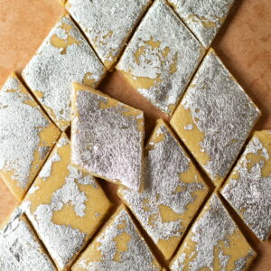 3 INGREDIENT GUD KAJU KATLI