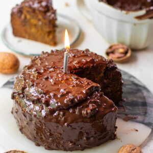 DATES AND WALNUT CAKE
