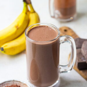 HEALTHY  CHOCOLATE PROTEIN SMOOTHIE