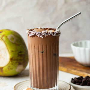 7 REFRESHING BEVERAGES TO SIP INTO THE SUMMER BLISS