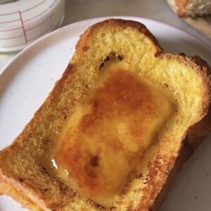 CRÈME BRULEÈ FRENCH TOAST