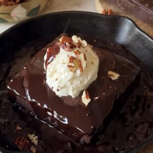 PECAN SIZZLING BROWNIE
