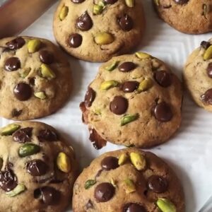 CHOCOLATE PISTACHIO COOKIES
