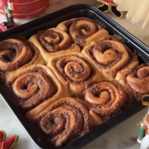 EGGLESS CINNAMON ROLLS