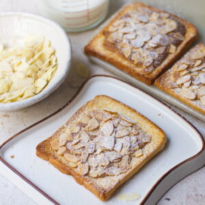 VIRAL ALMOND CROISSANT TOAST