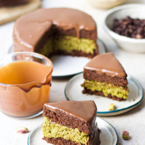 Chocolate Pistachio kunafa cake