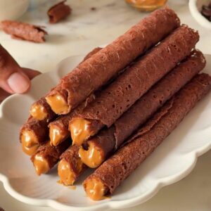 CHOCOLATE WAFER ROLLS WITH DULCE FILLING